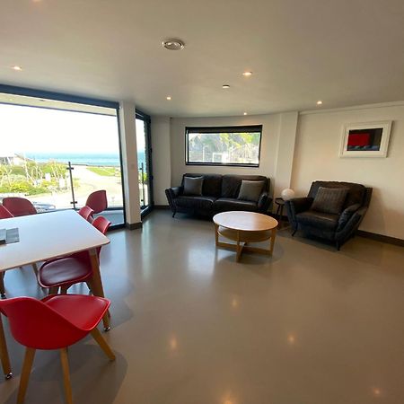 2 The View Apartments Ilfracombe - Seafront, Parking, Lift, Ev エクステリア 写真