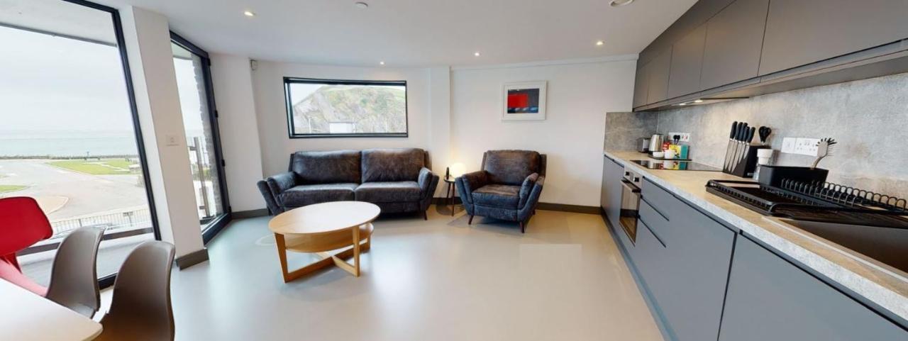 2 The View Apartments Ilfracombe - Seafront, Parking, Lift, Ev エクステリア 写真
