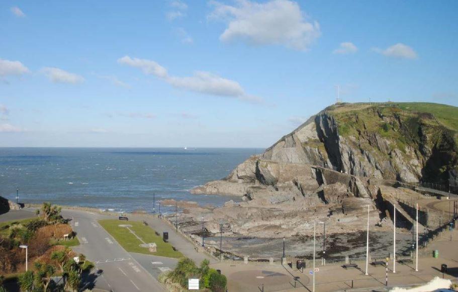 2 The View Apartments Ilfracombe - Seafront, Parking, Lift, Ev エクステリア 写真