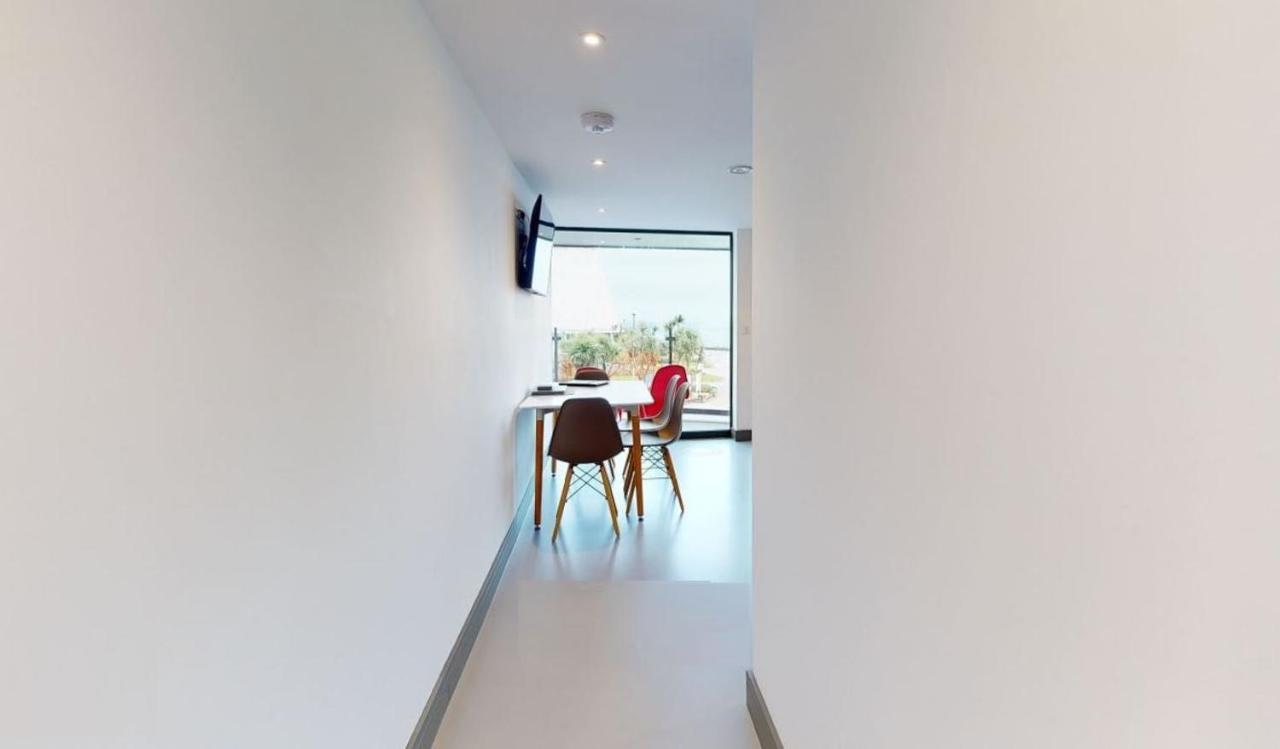 2 The View Apartments Ilfracombe - Seafront, Parking, Lift, Ev エクステリア 写真