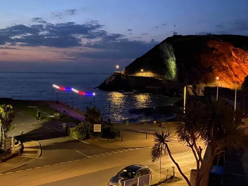 2 The View Apartments Ilfracombe - Seafront, Parking, Lift, Ev エクステリア 写真